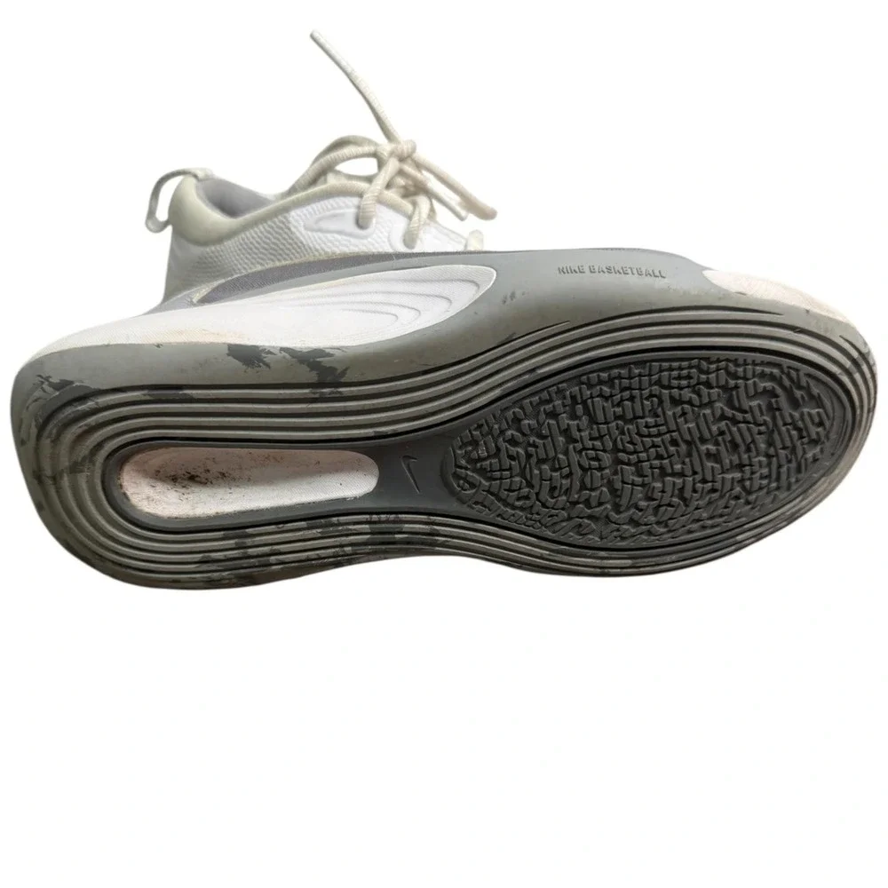 Nike‎ IsoFly Basketball Shoes Kids 5Y White Gold Grey Athletic